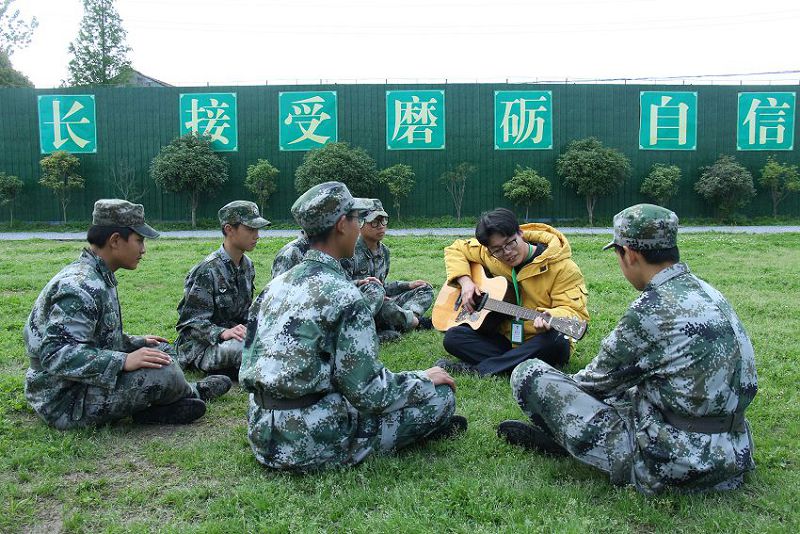 戒网瘾学校的孩子后来怎么样了(戒除网瘾学校靠谱吗)