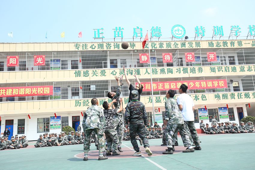 父母如何引导孩子正确上网(孩子不学习喜欢玩游戏怎么办)
