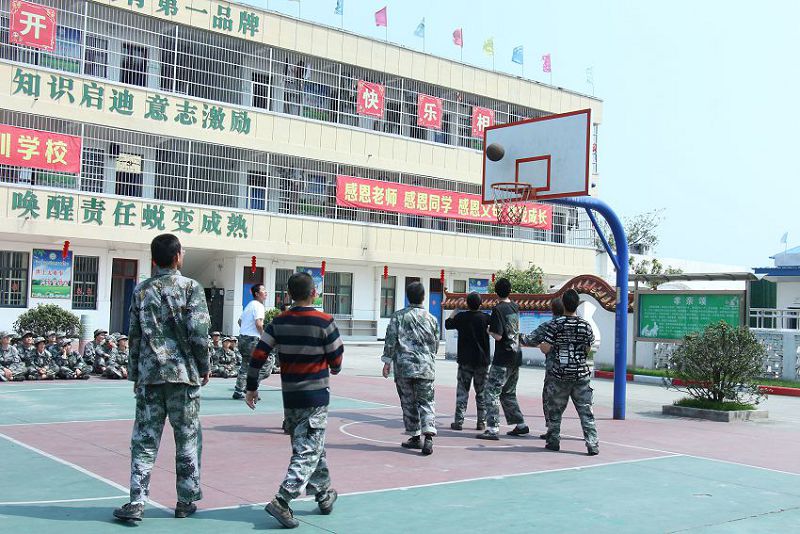 揭秘孩子网瘾背后的三大真相(怎样预防网络依赖)
