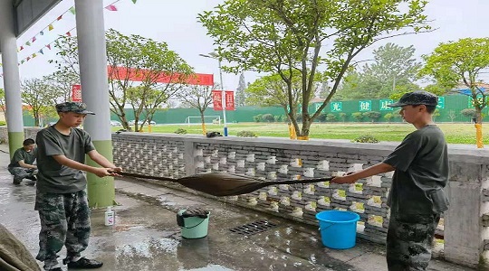 网瘾避免的关键在于父母的指导