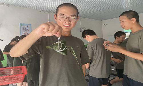 青少年频频自杀——忽视青春期心理健康教育的悲剧